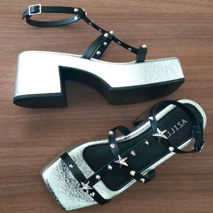 Imagem de Sandalia Anabela De Tiras Com Tachas Bico Quadrado Azillê