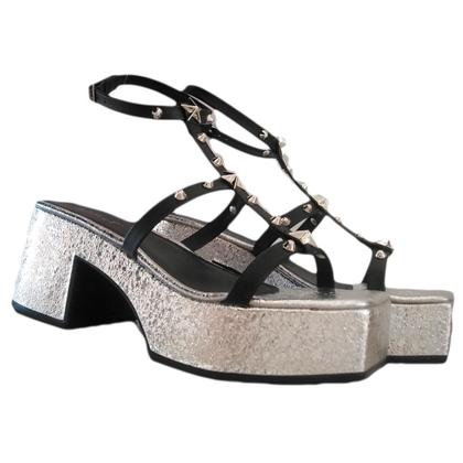 Imagem de Sandalia Anabela De Tiras Com Tachas Bico Quadrado Azillê