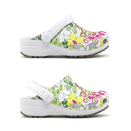 Imagem de Sandália Babuche Estampado Soft Mania com Tira Detalhe Perfuros e Sola Borracha