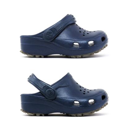 Imagem de Sandália Babuche Liso Soft Mania com Tira Detalhe Perfuros e Sola Atiderrapante