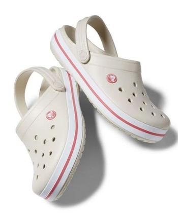 Imagem de Sandália Clog Crocs Crocband Bege