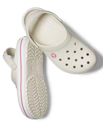 Imagem de Sandália Clog Crocs Crocband Bege