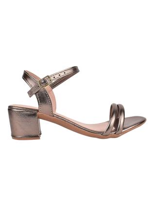 Imagem de Sandália Feminina Casual Metalizada de Fivela Salto Grosso Bloco Baixo Macia Confortável