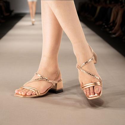 Imagem de Sandalia Feminina Salto Bloco Baixo Brilho Dakota