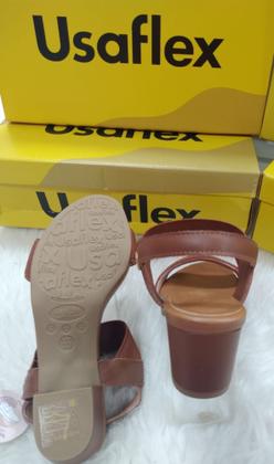 Imagem de Sandália Feminina Usaflex Salto Bloco em Couro com Elástico Y8204