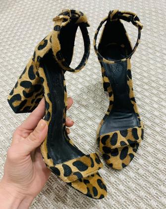 Imagem de Sandália Gisele Salto grosso Onça Rafaela Salomão