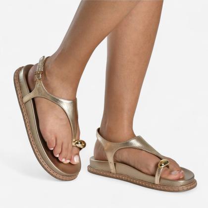 Imagem de Sandália Papete Via Marte Feminina Anel No Dedo Metalizada Dourado