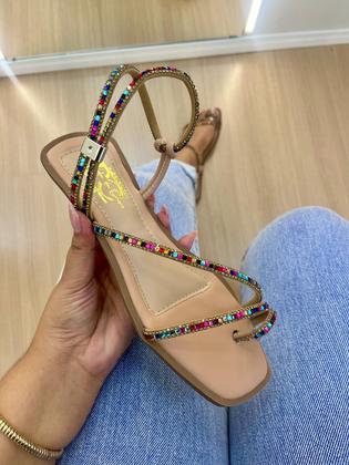 Imagem de Sandália Rasteira Feminina Tiras  Pedras Coloridas Dedo Ajustável Moda Luxo