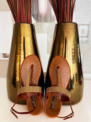 Imagem de Sandália Rasteirinha Feminina Artesanal Arraso Com Strass E Pérolas