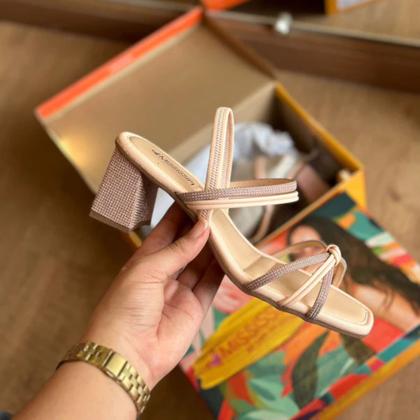 Imagem de Sandália Salto Grosso Com Strass Feminina Mississipi