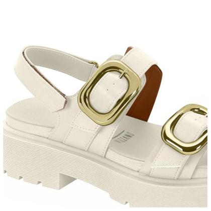 Imagem de Sandália Vizzano tratorada detalhe fivela.