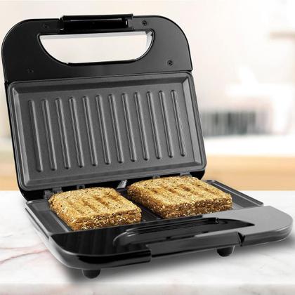 Sanduicheira Toast BGR01P Britânia Preta Com Revestimento Antiaderente 220V Imagem de Sanduicheira Toast BGR01P Britânia Preta Com Revestimento Antiaderente 220V
