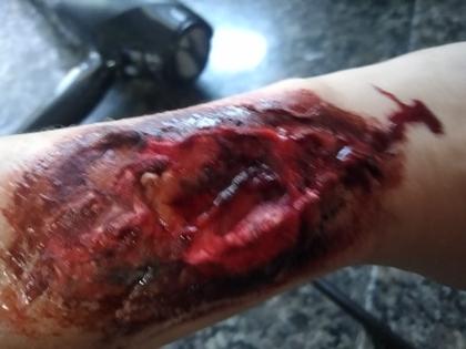 Imagem de Sangue Líquido 500 ml  Cenográfico Falso Artístico Realista