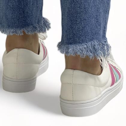 Imagem de Sapatenis Branco com Detalhe Três Tiras Rosa e Azul BB - ULLY