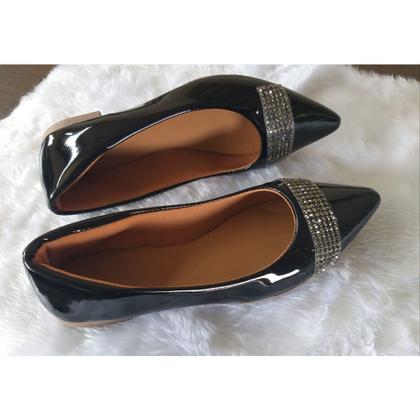Imagem de Sapatilha Verniz Feminina Casual Confort Com Detalhes Em Strass Preta