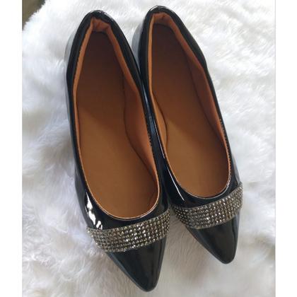 Imagem de Sapatilha Verniz Feminina Casual Confort Com Detalhes Em Strass Preta