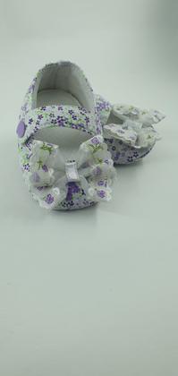 Imagem de Sapatinho De Tecido Estampado De Flores Para Bebê