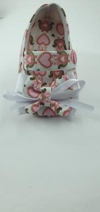 Imagem de Sapatinhos De Tecido Com Estampa De Coração Para Bebê