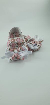 Imagem de Sapatinhos De Tecido Com Estampa De Coração Para Bebê