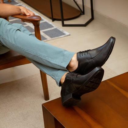 Imagem de Sapato com altura Jota Pe Preto Grow + Cinto 71353