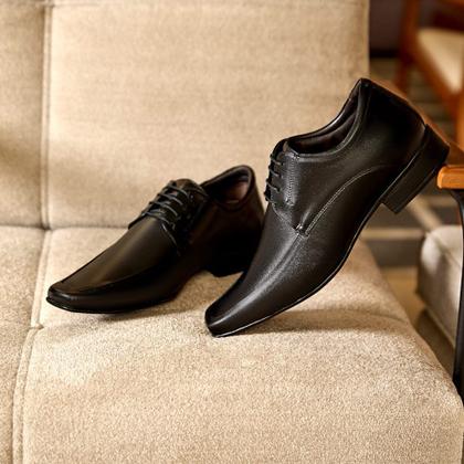 Imagem de Sapato com Salto Interno Jota Pe Preto Grow + Cinto 82403