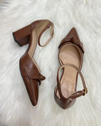 Imagem de Sapato em Couro com Salto Bloco e Bico Fino com Laço - Solis Brasil (Parô) - Marrom