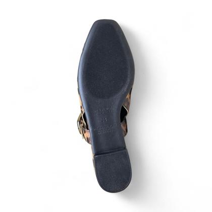 Imagem de Sapato feminino bebecê slingback rasteiro print onça