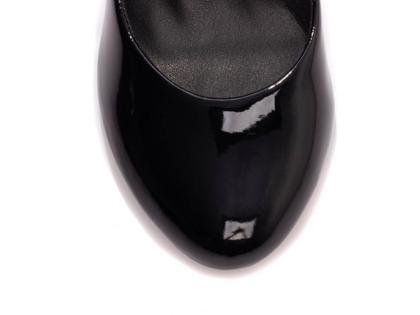 Imagem de Scarpin Bico Redondo Estilo Boneca Salto 7,5cm - Estilo em Verniz Preto