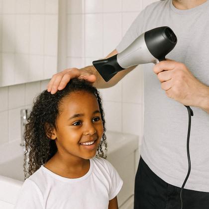 Imagem de Secador de Cabelo Portátil Cor Cinza ou Rosa 1200W Bivolt Compacto Dobrável Uso Diário Academia Viagem