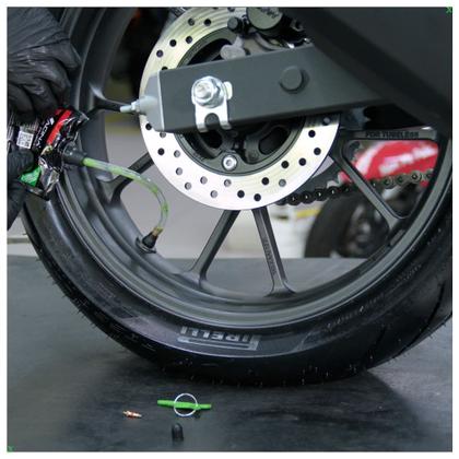 Imagem de Selante De Pneu Blindagem Moto 250ml Veda Furos Xtire 
