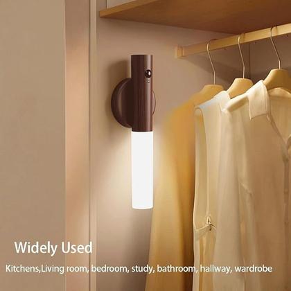 Imagem de Sensor de movimento de luz noturna LED com acabamento em nogueira