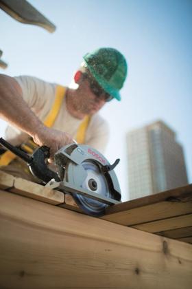 Imagem de Serra circular BOSCH CS10 15A 120V 56 Bevel, lâmina de 7-1/4 polegadas