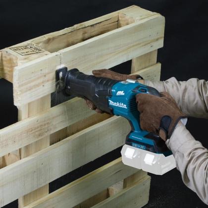 Imagem de Serra Sabre Sem Fio 18V Com Motor BL DJR360Z Makita