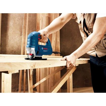 Serra Tico-Tico GST 75E 220v 710W Bosch Alta Capacidade de Corte Imagem de Serra Tico-Tico GST 75E 220v 710W Bosch Alta Capacidade de Corte