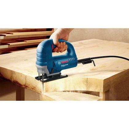 Serra Tico-Tico GST 75E 220v 710W Bosch Alta Capacidade de Corte Imagem de Serra Tico-Tico GST 75E 220v 710W Bosch Alta Capacidade de Corte