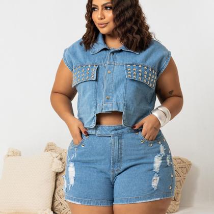 Imagem de Short Feminino Plus Size Jeans Claro Com Botão Pressão