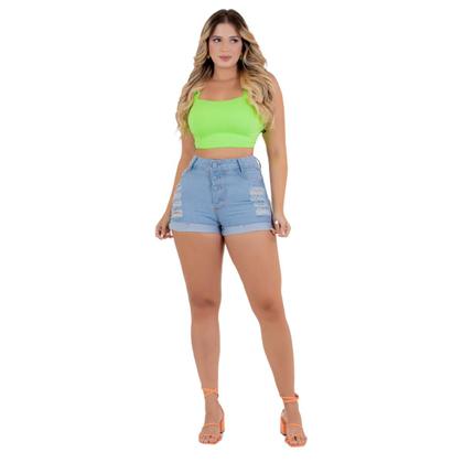 Imagem de Short Jeans Feminino, Lavagem Clara, Modelo Detonado e Barra Dobrada