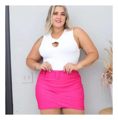 Imagem de Short Saia Plus Size Modelagem Grande Cós Alto Pregas Cinto