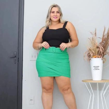 Imagem de Short Saia Plus Size Modelagem Grande Cós Alto Pregas Cinto