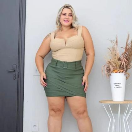 Imagem de Short Saia Plus Size Modelagem Grande Cós Alto Pregas Cinto