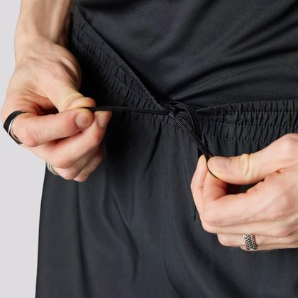 Imagem de Shorts Adidas Run It Preta e Cinza