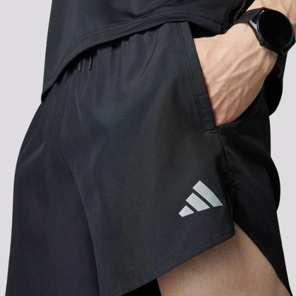 Imagem de Shorts Adidas Run It Preta e Cinza