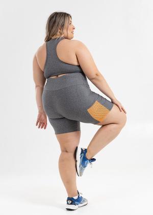 Imagem de Shorts plus size de academia com bolso de tela