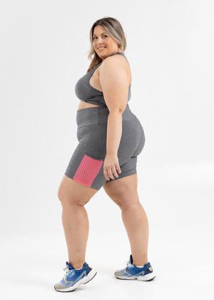 Imagem de Shorts plus size de academia com bolso de tela