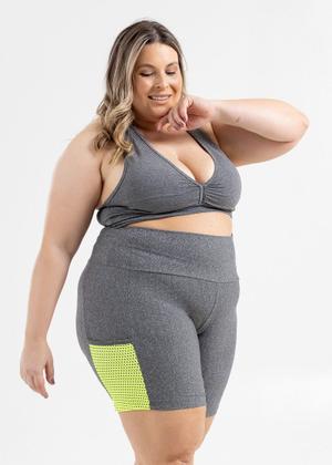 Imagem de Shorts plus size de academia com bolso de tela