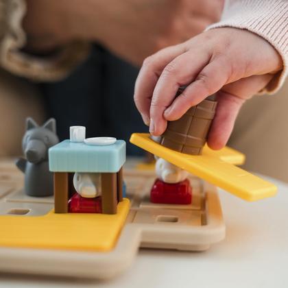 Imagem de SmartGames Hide and Goat Seek - um jogo de quebra-cabeça pré-escolar para crianças de 3 a 7 anos com 48 desafiadores e um livro ilustrado bônus