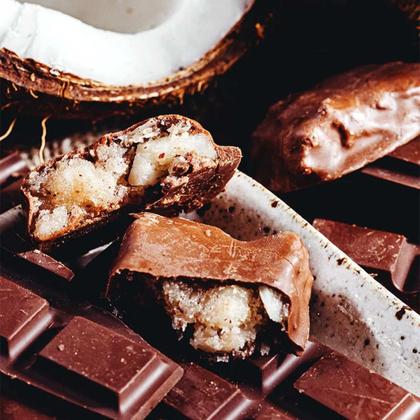 Imagem de Snack Chocolate 72% E Coco Zero Açúcar ComoAmo - Caixa 16 Unidades 20g