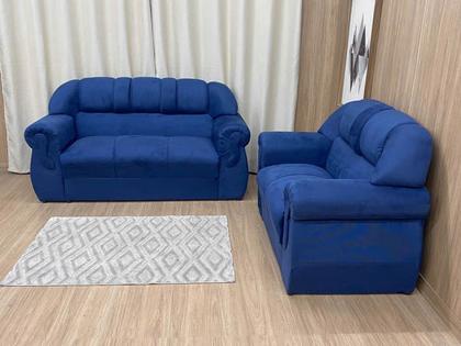Sofá 2 e 3 Lugares Confortável e Compacto Azul 410 Corsa - Alpoim Imagem de Sofá 2 e 3 Lugares Confortável e Compacto Azul 410 Corsa
