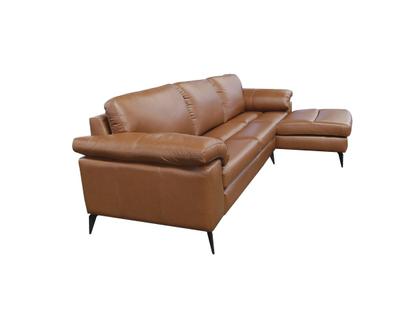 Imagem de Sofá de Couro Asti 3 lugares com Chaise Direita Conhaque com Brilho  Mempra Design