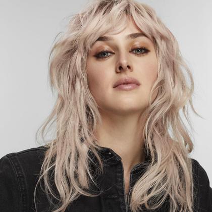 Imagem de Spray de sal marinho Bumble and bumble Surf 125 ml para cabelos finos a médios